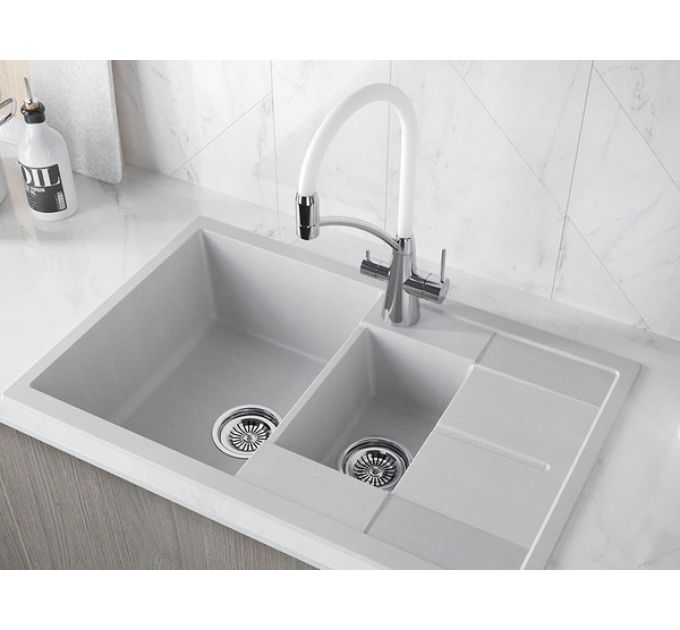 Смеситель Paulmark Siegen Si213111-CRW, хром, белый шланг