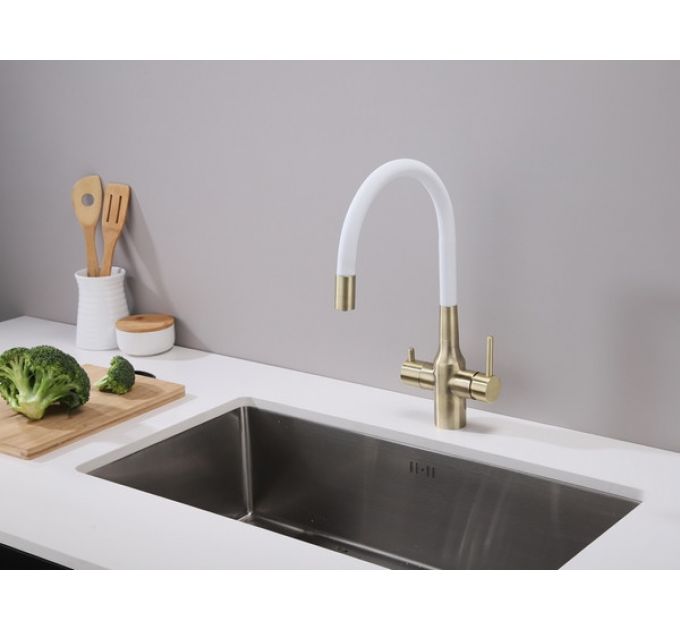 Смеситель Paulmark Salix Sa213419-BRW, бронза, белый шланг