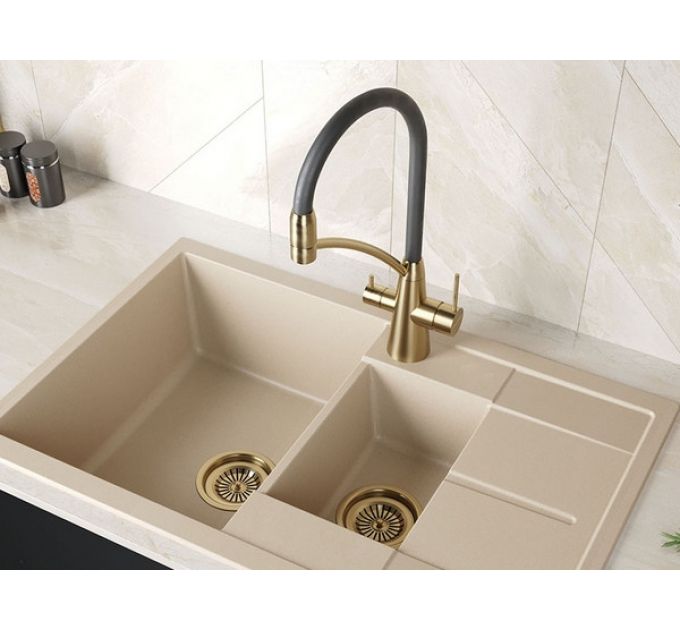 Смеситель Paulmark Siegen Si213111-BR, бронза, черный шланг