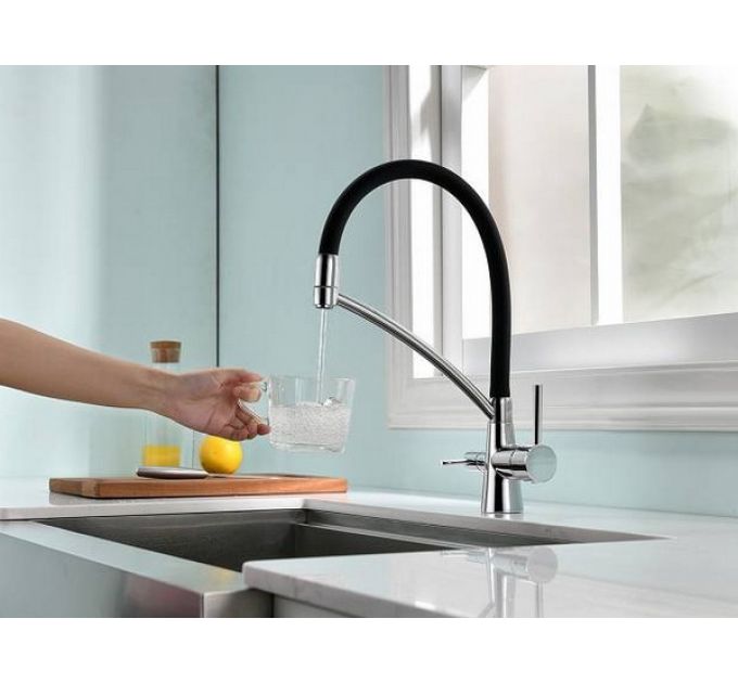 Смеситель Paulmark Siegen Si213111-CR, хром, черный шланг