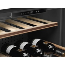 Винный шкаф SMEG CVI320XE 60 см, 20 бутылок, 56 л, черное стекло, 37 дБ, SKU 34172