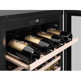 Винный шкаф MAUNFELD MFWC-118S40, 48 см, черный, 118 л, 40 бутылок, сенсорное управление, R600a, 6 полок, компрессорный. SKU 33327.