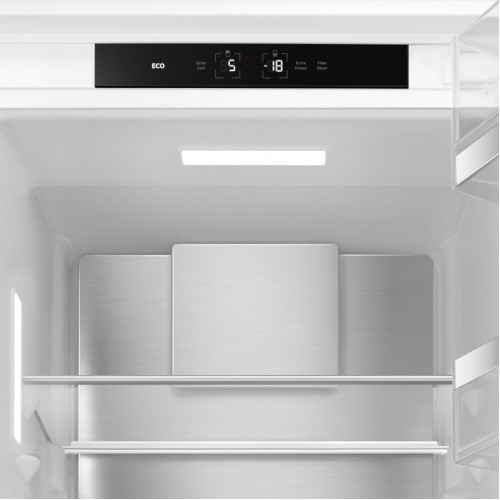Встраиваемый холодильник Smeg 244 л с полным No Frost, инверторным компрессором и LCD-дисплеем - Энергоэффективность D