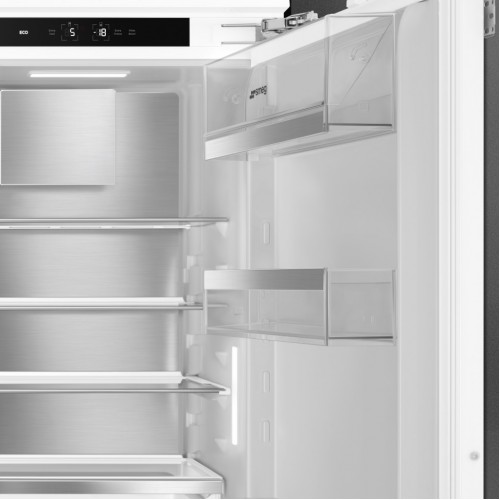 Встраиваемый холодильник Smeg 244 л с полным No Frost, инверторным компрессором и LCD-дисплеем - Энергоэффективность D