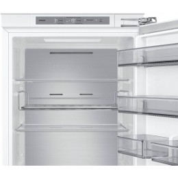 Встраиваемый холодильник Samsung, ВхШхГ 193.5х54х55 см, объем 298 (224+74) л, Twin Cooling, Metal Cooling, зона свежести, режим "Отпуск", No Frost, Wi-Fi, жесткое крепление, энергоэффективность E