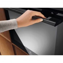 Встраиваемый духовой шкаф ELECTROLUX LOE8P39Z, 72 л, 17 режимов, конвекция, сенсорное управление, пиролитическая очистка.