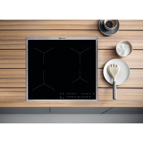 Встраиваемая индукционная варочная поверхность ELECTROLUX 60 см с распознаванием посуды, черная, с рамкой из нержавеющей стали