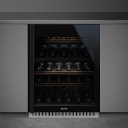 Винные шкафы SMEG/ Холодильный шкаф для вина встраиваемый, ВхШхГ 820х595х566 мм, петли справа, черное стекло.