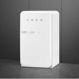 Холодильник SMEG FAB10RWH6, 122 л, однокамерный, морозильная камера, белый, 50-е, D класс, ВхШхГ 970х545х659 мм