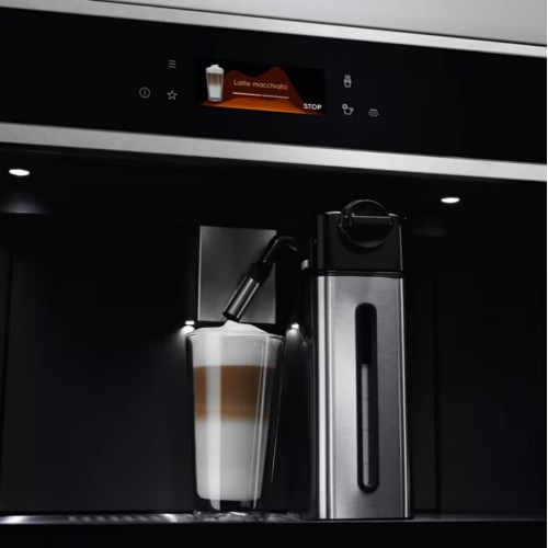 Встраиваемая кофемашина ELECTROLUX с сенсорным управлением - Автоматическая, нержавеющая сталь и черный цвет