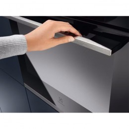 Духовой шкаф Electrolux KODEH70X, паровая функция SteamBake, нержавеющая сталь, ЖК-дисплей, таймер.