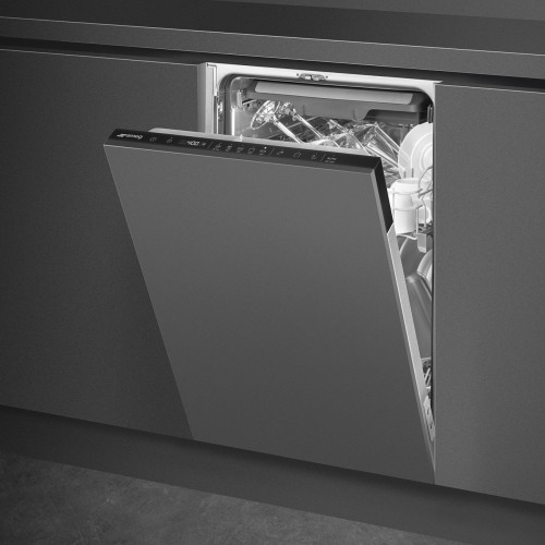 Посудомоечная машина Smeg 45 см — Встраиваемая, 10 комплектов, 8 программ, сенсорное управление, ActiveLight, автоматическое открывание, инверторный мотор