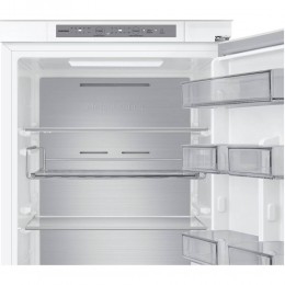 Встраиваемый холодильник Samsung, ВхШхГ 177.5х54х55 см, объем 267 (193+74) л, Mono Cooling, Metal Cooling, зона свежести, режим "Отпуск", No Frost, Wi-Fi, слайдерное крепление, энергоэффективность E