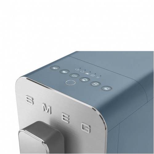Автоматическая кофемашина Smeg 1350 Вт с регулировкой помола, подсветкой и 19 бар давления - синяя