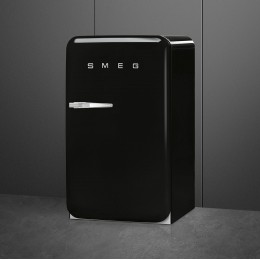 Холодильник SMEG FAB10RBL6, черный, 122 л, однокамерный, с морозильной камерой, стандартный компрессор, класс D.