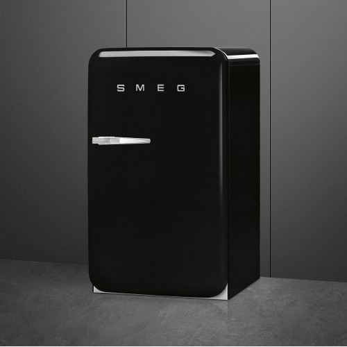 Холодильник SMEG 50-х годов, однокамерный, черный, 122 л, с морозильной камерой и компрессором, энергоэффективность D