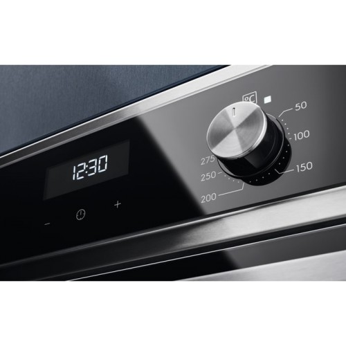 Встраиваемая электрическая духовка ELECTROLUX с конвекцией, 72 л, 8 режимов, каталитическая очистка, телескопические направляющие