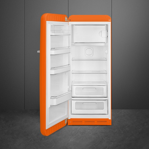 Холодильник SMEG/ Холодильник SMEG, отдельностоящий, стиль 50-х, однокамерный, внутренняя морозильная камера, объем 270 л, инверторный компрессор, энергоэффективность С, цвет оранжевый