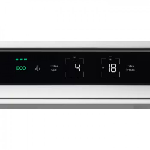 Встраиваемый холодильник ELECTROLUX No Frost с сенсорным управлением, размеры 1884x696x549 мм, динамическое охлаждение