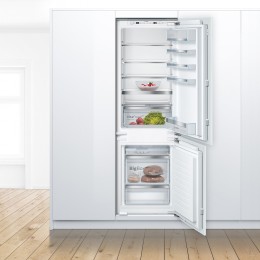 BOSCH KIN86AF3M8 Serie 6, Встраиваемый холодильник 1772x558x545 мм, 255 л, NoFrost, LED, SuperFreeze, 4 полки стекло