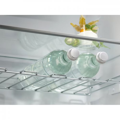 Встраиваемый холодильник ELECTROLUX No Frost с сенсорным управлением, размеры 1884x696x549 мм, динамическое охлаждение