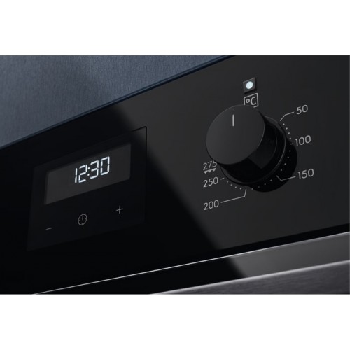 Встраиваемая электрическая духовка ELECTROLUX с конвекцией, 72 л, Steam Bake, 8 режимов, каталитическая очистка