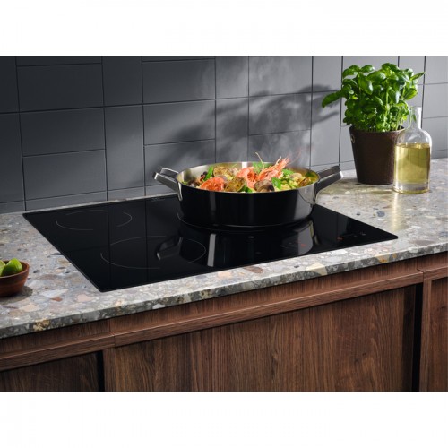 Встраиваемая электрическая панель ELECTROLUX 59x52 см, стеклокерамика, 3 конфорки, сенсорное управление, черная