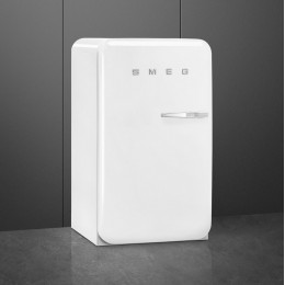 Холодильник SMEG FAB10LWH6, 122 л, однокамерный, морозильная камера, белый, 50-е, D, 970x545x659 мм