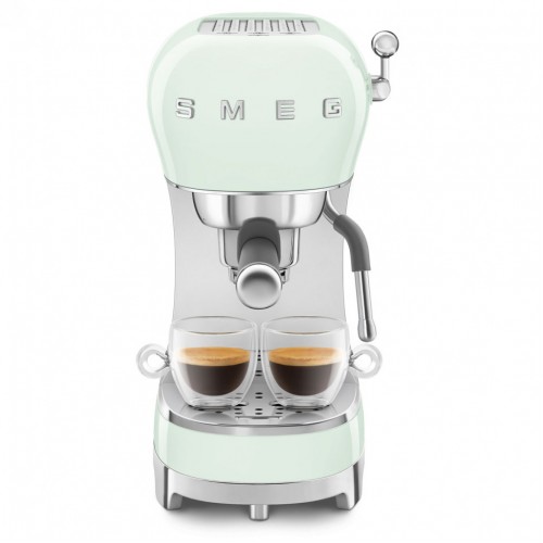 Ручная кофемашина Smeg в стиле 50-х, пастельный зеленый, 15 бар, 1.1 л — идеальный выбор для настоящих ценителей кофе