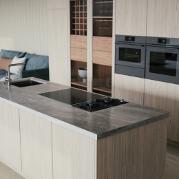 Газовая варочная панель ASKO HG8320BGB1, 2 зоны, стеклокерамика, чугунное кольцо для вока, черный.
