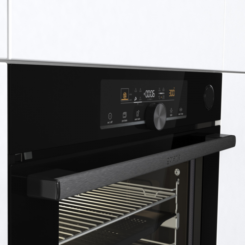 Встраиваемая электрическая духовка GORENJE 60 см с сенсорным программатором, паровым приготовлением и функцией пицца - черная, 77л, пиролиз, телескопические направляющие.