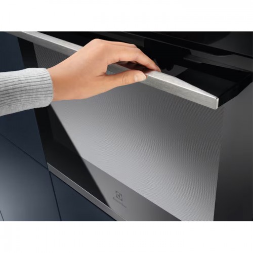 Встраиваемая электрическая духовка ELECTROLUX с пиролизом и сенсорным управлением - нержавеющая сталь, ЖК-дисплей, таймер и будильник