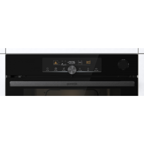Встраиваемая электрическая духовка GORENJE 60 см с сенсорным программатором, паровым приготовлением и функцией пицца - черная, 77л, пиролиз, телескопические направляющие.