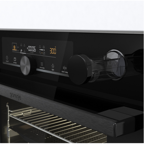 Встраиваемая электрическая духовка GORENJE 60 см с сенсорным программатором, паровым приготовлением и функцией пицца - черная, 77л, пиролиз, телескопические направляющие.