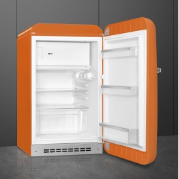 Холодильник SMEG FAB10ROR6, отдельностоящий, 50-е, однокамерный, морозильная камера, 122 л, стандартный компрессор, класс D, оранжевый.
