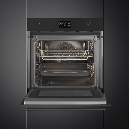 Духовой шкаф Smeg черный, 11 функций, СВЧ, паровая очистка, термощуп, 68 л, сенсорное управление