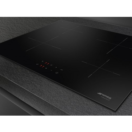 Встраиваемая индукционная панель SMEG 60 см с 4 конфорками - Черная варочная панель с прямым краем