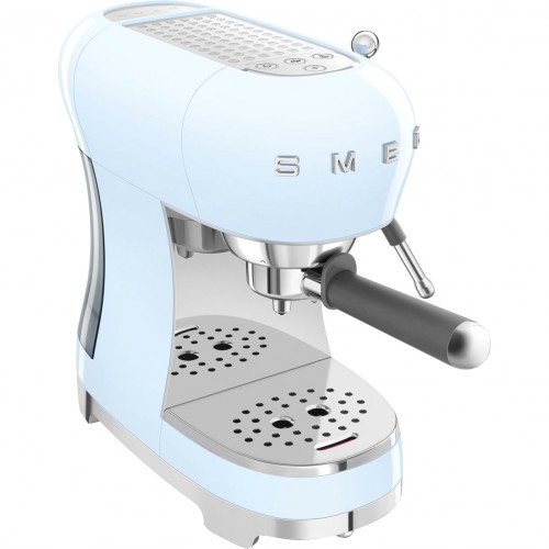 Ручная кофемашина Smeg в стиле 50-х - пастельный голубой, 15 бар, регулируемая температура, 1.1 л