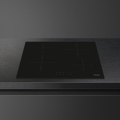 Встраиваемая индукционная панель SMEG 60 см с 4 конфорками - Черная варочная панель с прямым краем