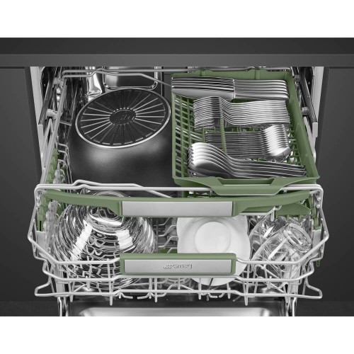 Посудомоечная машина Smeg встраиваемая 60 см - 14 комплектов, 14 программ, сенсорное управление, ActiveLight, Dry Assist, автоматическое открывание дверцы, 3 корзины, энергоэффективность А