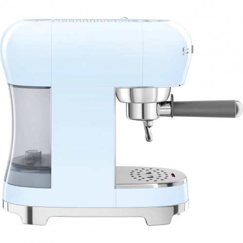 Ручная кофемашина Smeg в стиле 50-х - пастельный голубой, 15 бар, регулируемая температура, 1.1 л
