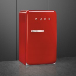 Холодильник SMEG FAB10RRD6, однокамерный, 122 л, стандартный компрессор, энергоэффективность D, красный, стиль 50-х.